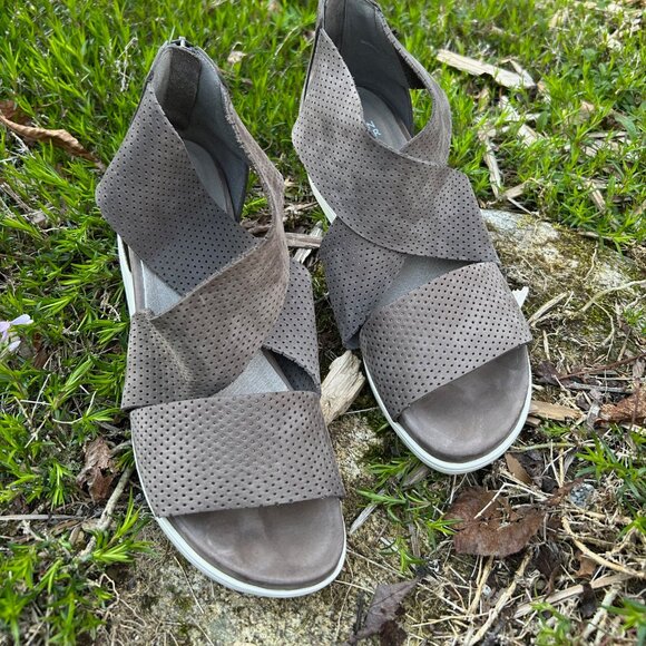 Eileen Fisher Viv Perforated Nubuck Wedge Sandals, size 8.5 - Picture 2 of 7
